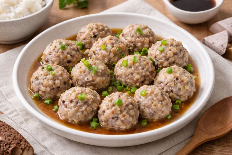 馬年年菜料理推薦：土雞蛋芋頭丸在家做也能像辦桌